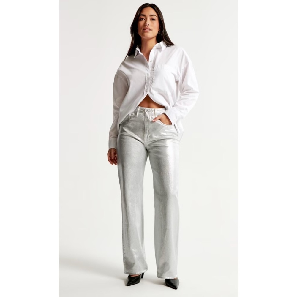 NWT Abercrombie & Fitch Silver Curve Love High Rise '90s Relaxed Jeans - Size 10